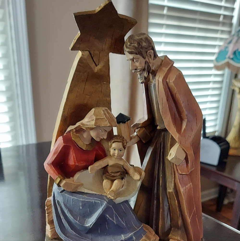 The Holy Family tabletop 1 piece display piece 10" 2006 Ltd. Ed. Exclusive NWT!